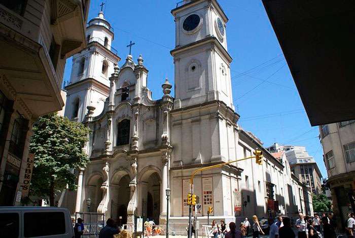 QUE-VISITAR-EN-BUENOS-AIRES-PARROQUIA-SAN-IGNACIO-DE-LOYOLA