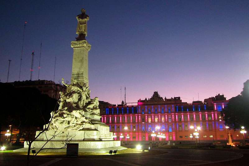 QUE-VISITAR-EN-BUENOS-AIRES-PLAZA-DE-MAYO