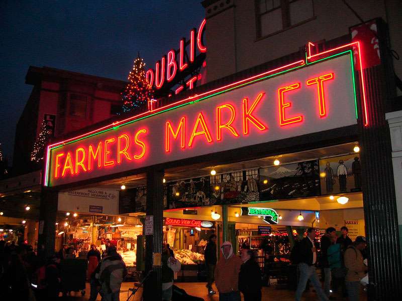 Mercado-de-Pike-Place-SEATTLE